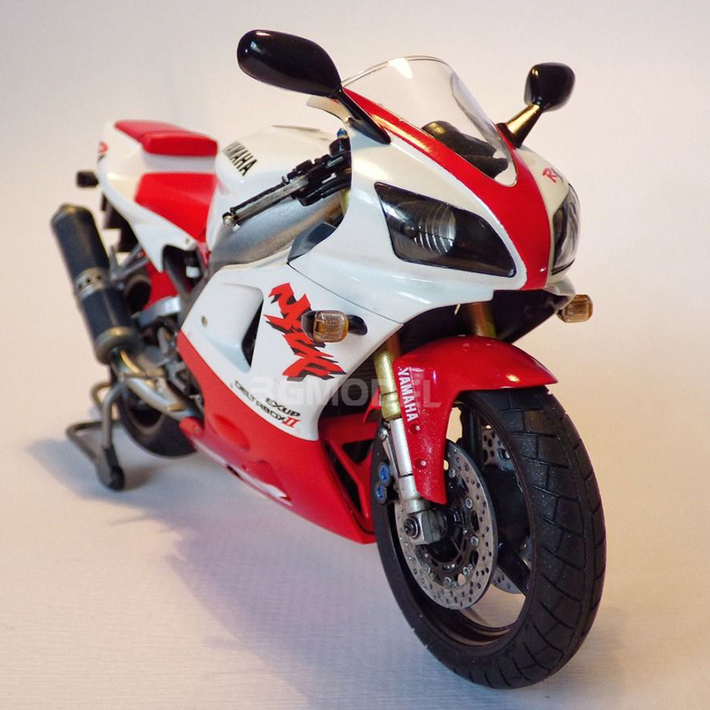 Tamiya 14073 static assembled  - Model Kit Yamaha R1 review and price