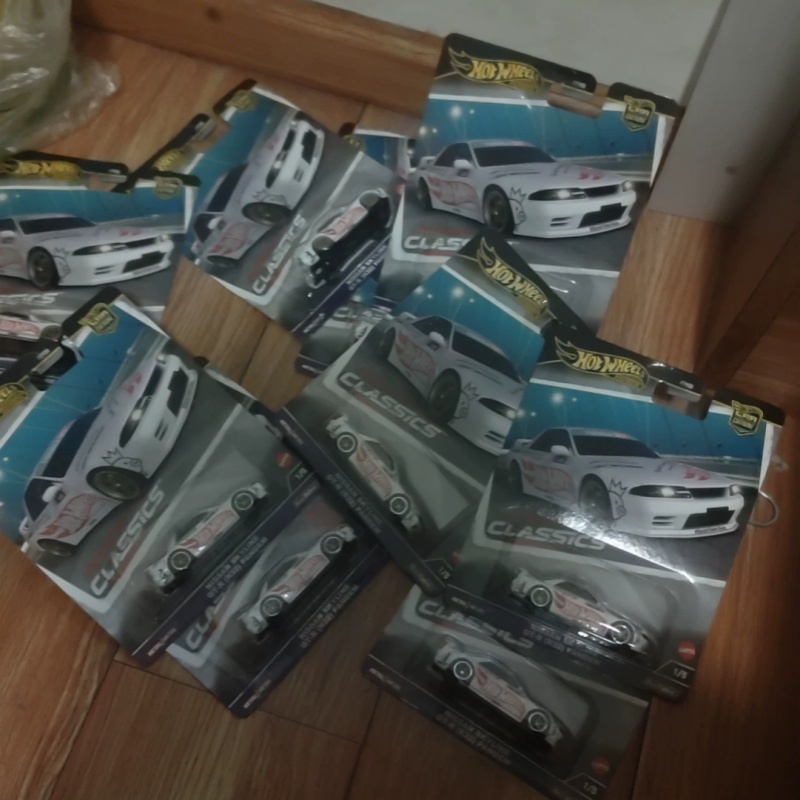 Hot Wheels Premium Diecast Car - Model Kit Nissan Skyline review and price